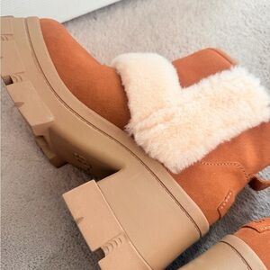 UGG Tan Heel Boots with Cream Fur 6.5